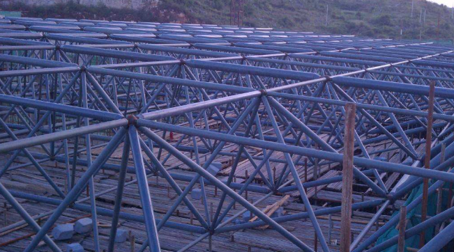 临江概述网架加工中对钢材的质量的过细恳求